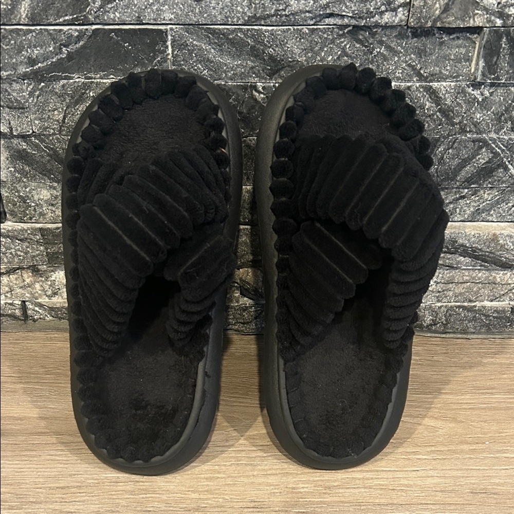 Black Fuzzy Sandal Slippers with criss cross design size 40-41 (Women’s 9-10)